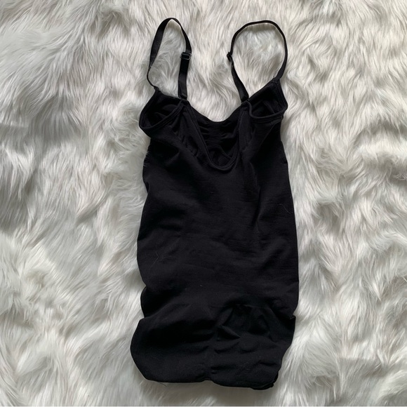 SKIMS Black Shapewear Bodysuit - Picture 2 of 3